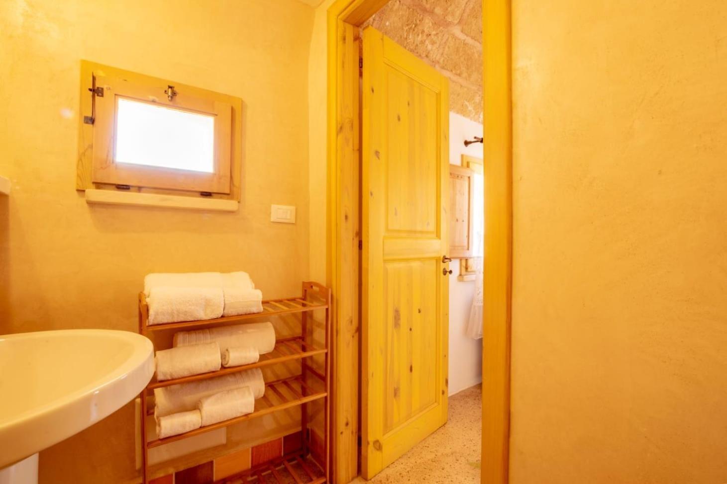 Palazzo Le Zicaredde Bed & Breakfast Salve Bagian luar foto